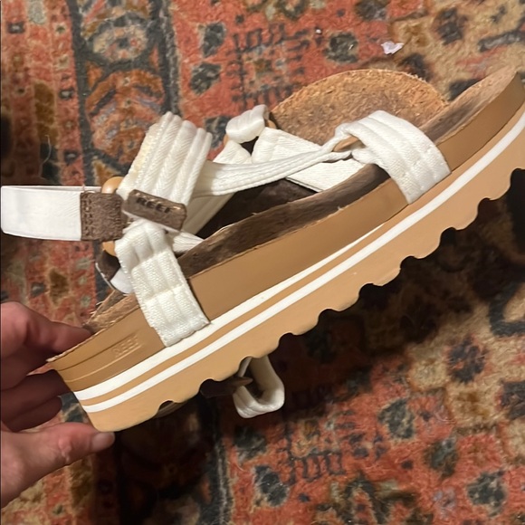 2 pairs of platform Reef Cream and Tan Sandals - Picture 2 of 6